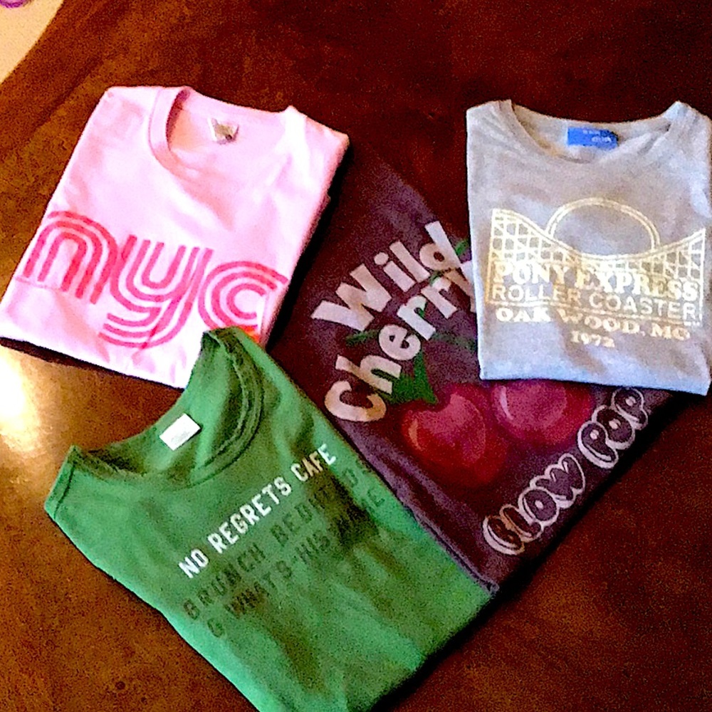 Junior’s T-shirts
